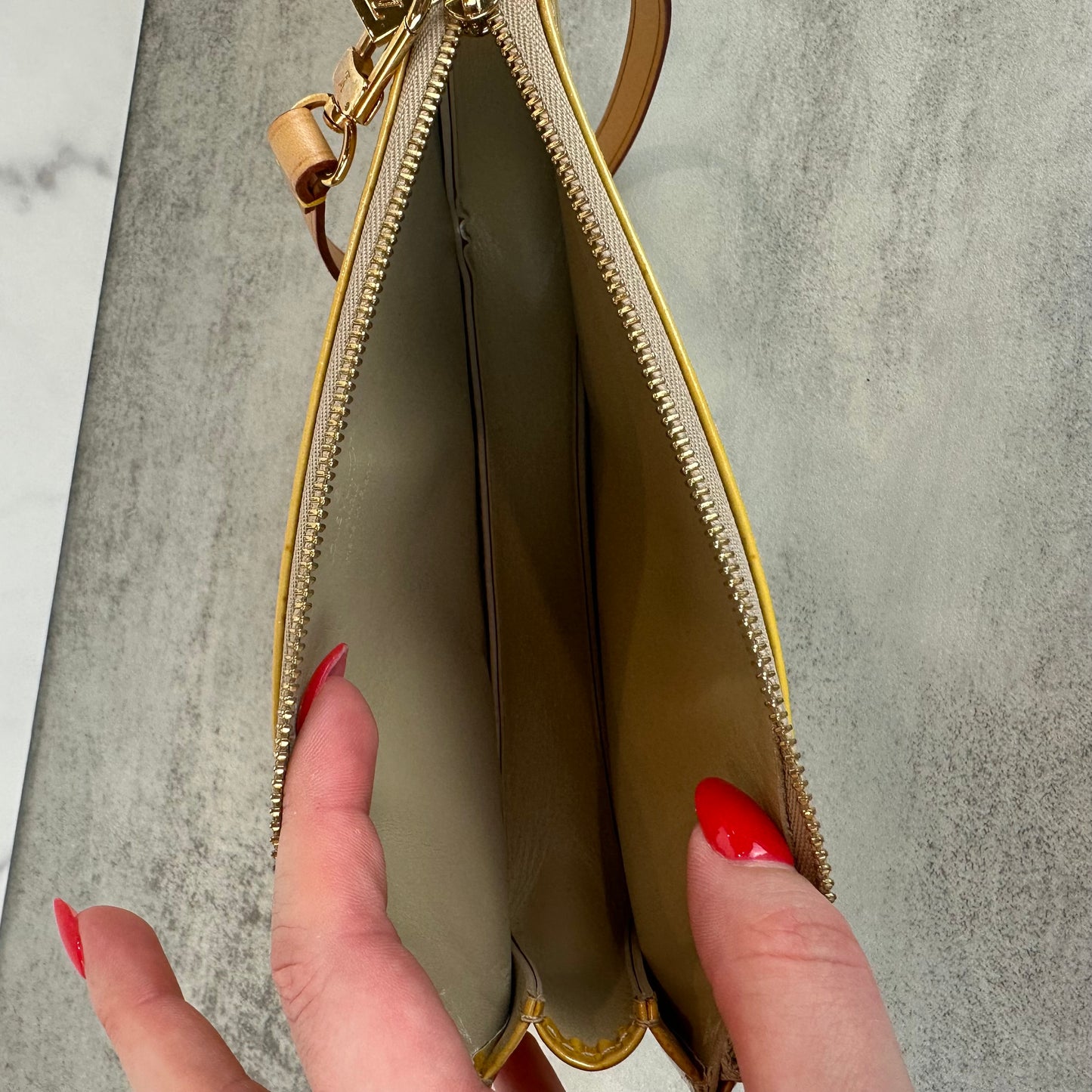 Louis Vuitton Lexington Vernis Pochette