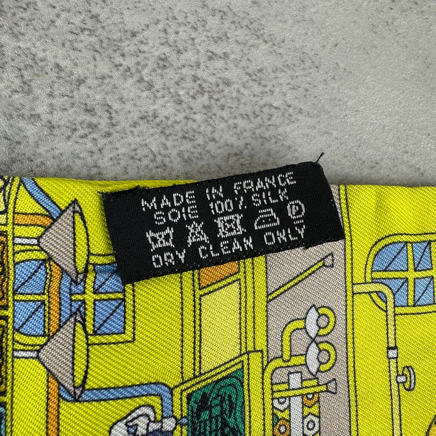 Hermes Silk La Maison des Carres Twilly