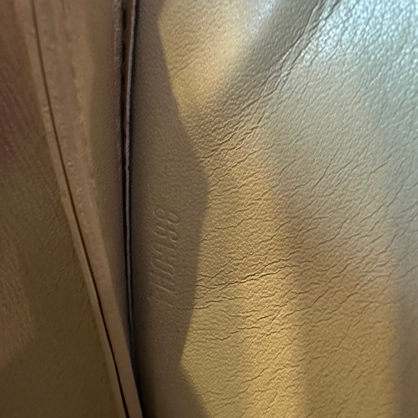 Louis Vuitton Lexington Vernis Pochette