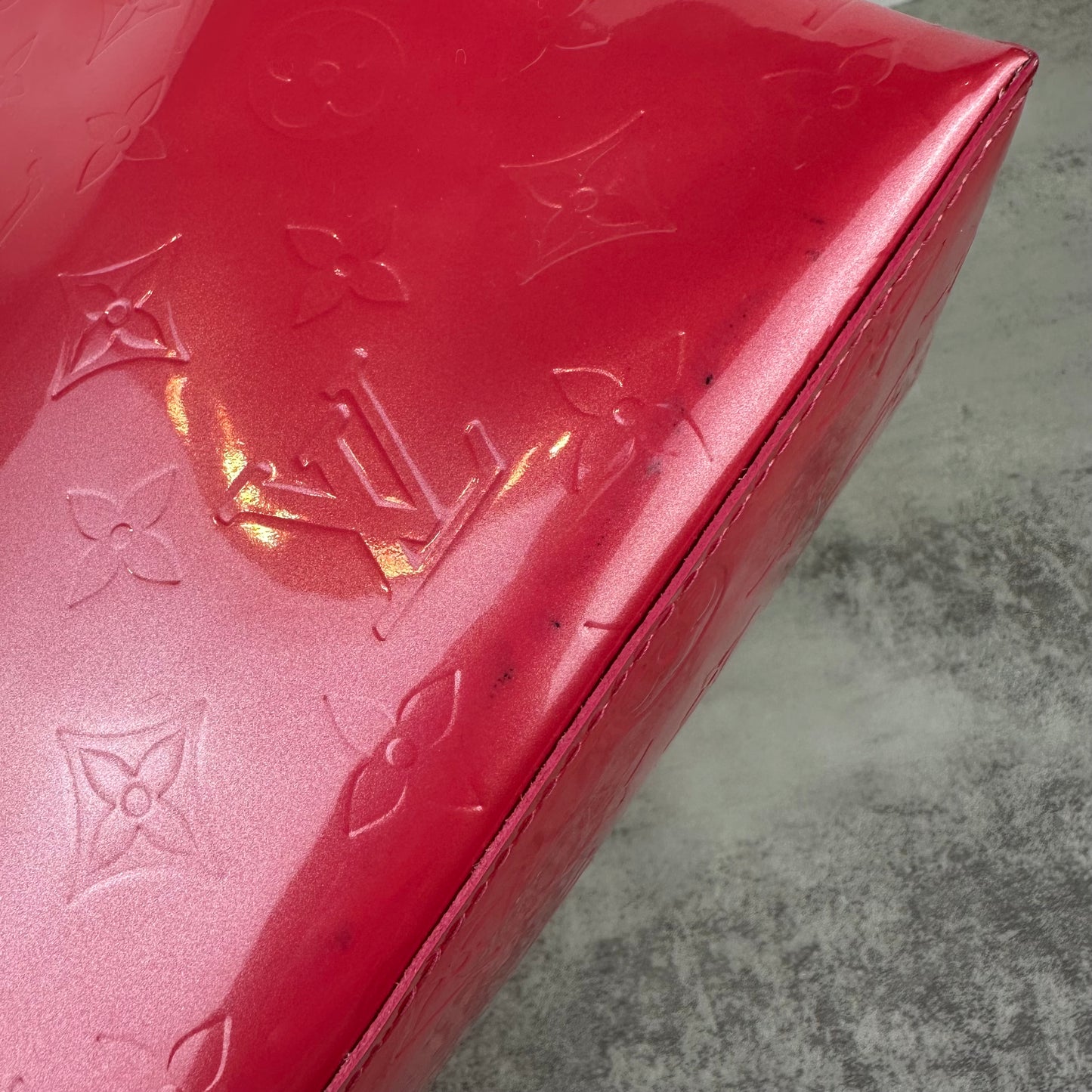Louis Vuitton Pink Vernis Reade PM