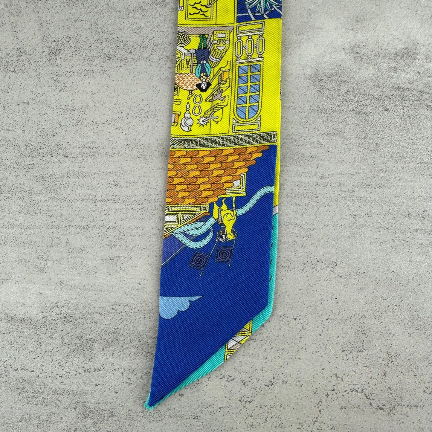 Hermes Silk La Maison des Carres Twilly