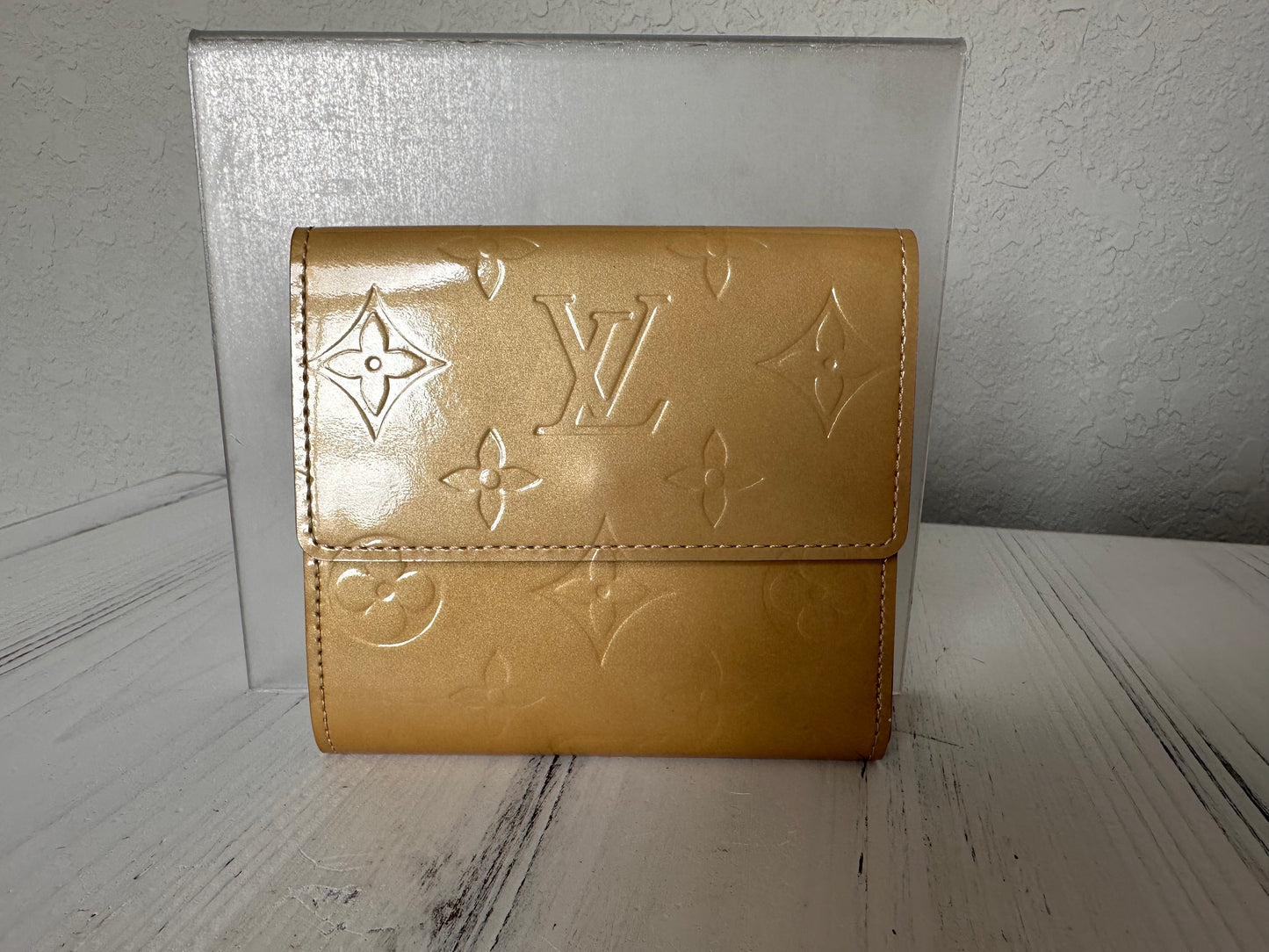 Louis Vuitton Monogram Vernis Leather Elise Compact Wallet